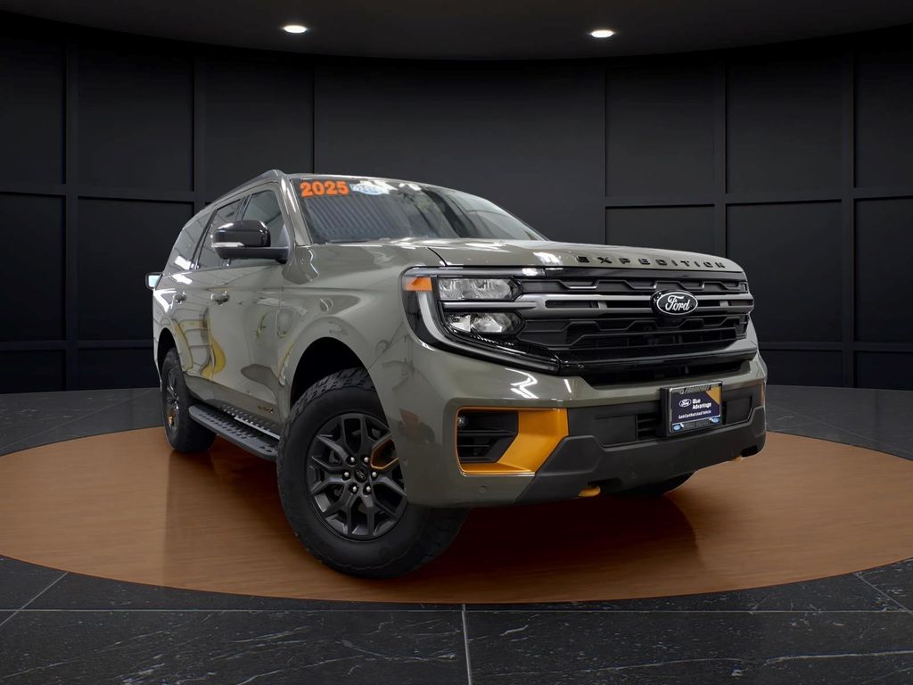 Green 2025 Ford Expedition SUV / Crossover Four-Wheel Drive Automatic