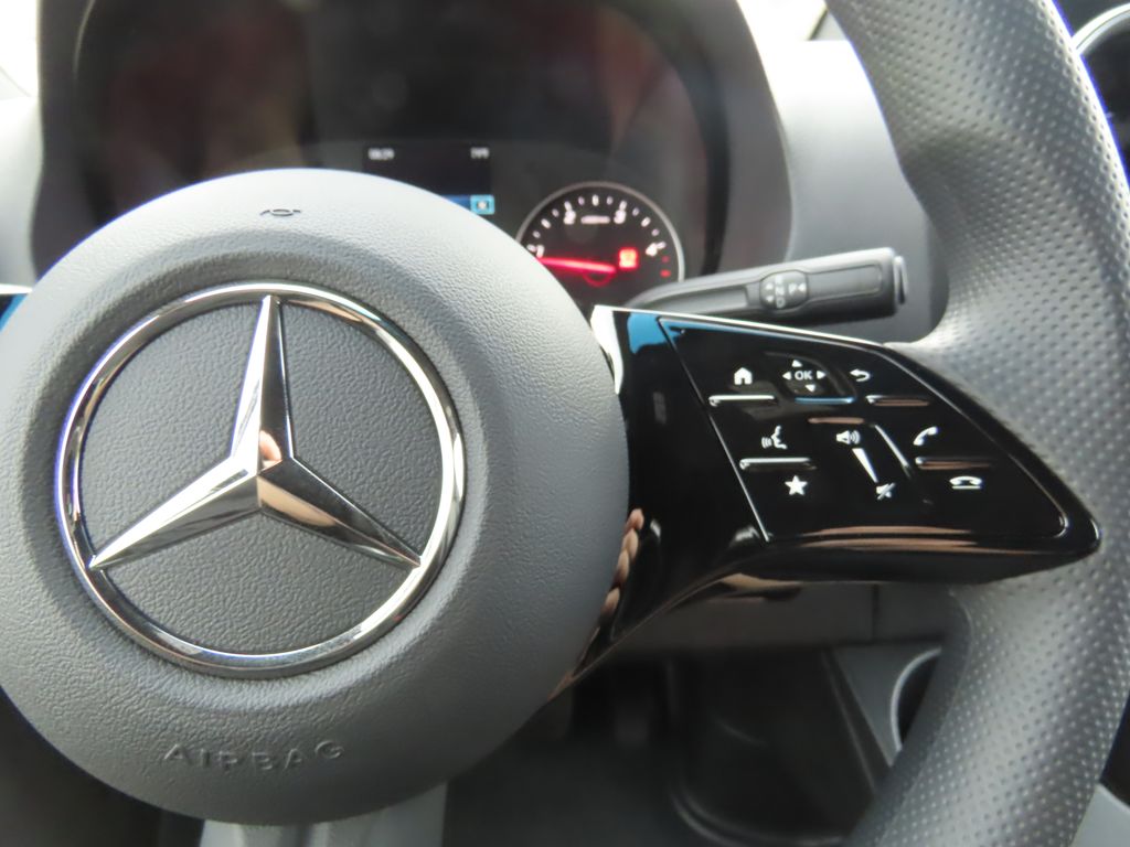 Thumbnail: 2025 Mercedes-Benz Sprinter - 13