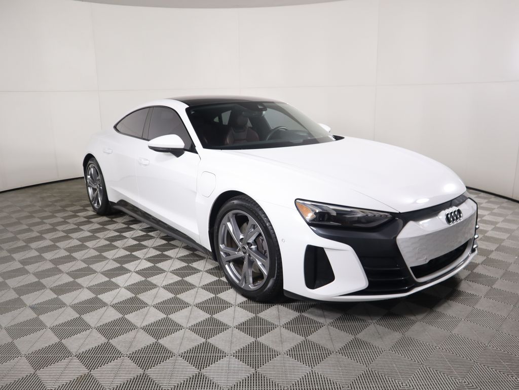Thumbnail: 2023 Audi e-tron GT - 3