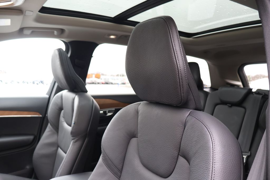 Thumbnail: 2024 Volvo XC90 - 32