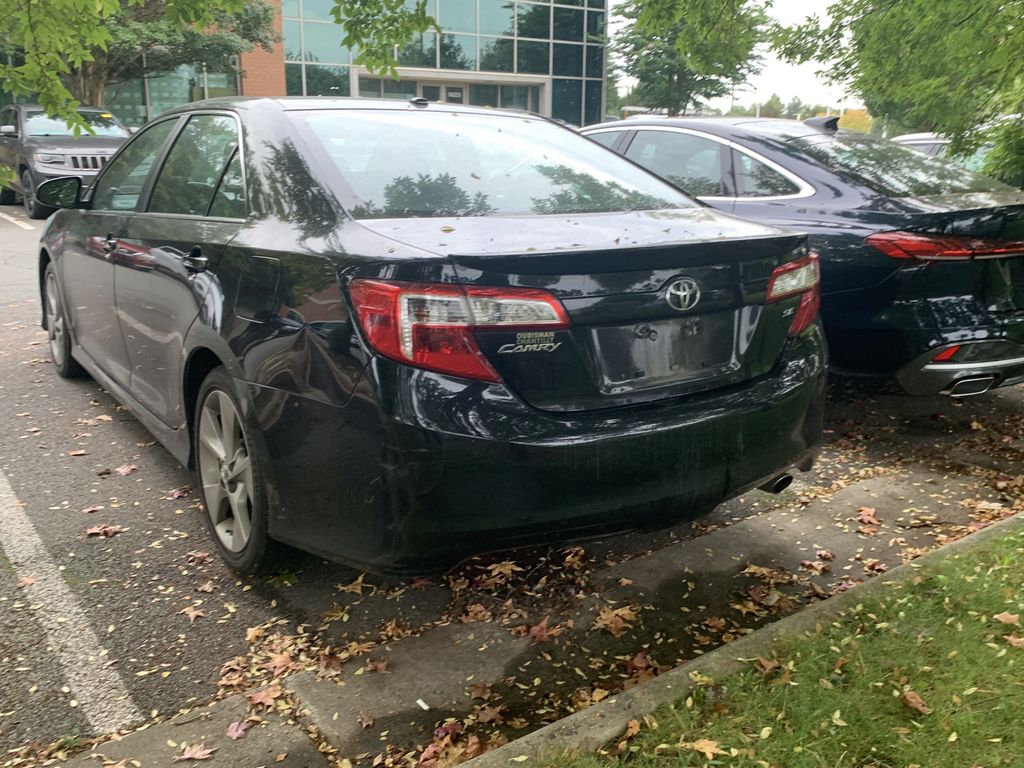 Thumbnail: 2012 Toyota Camry - 7