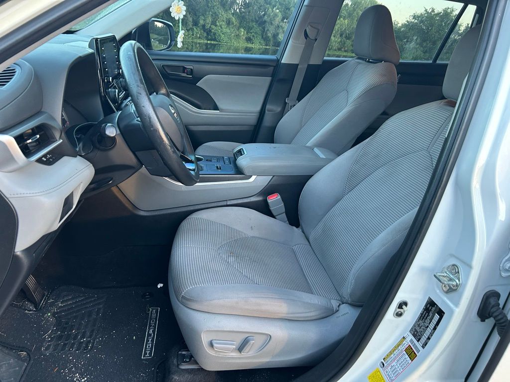 Thumbnail: 2021 Toyota Highlander - 15