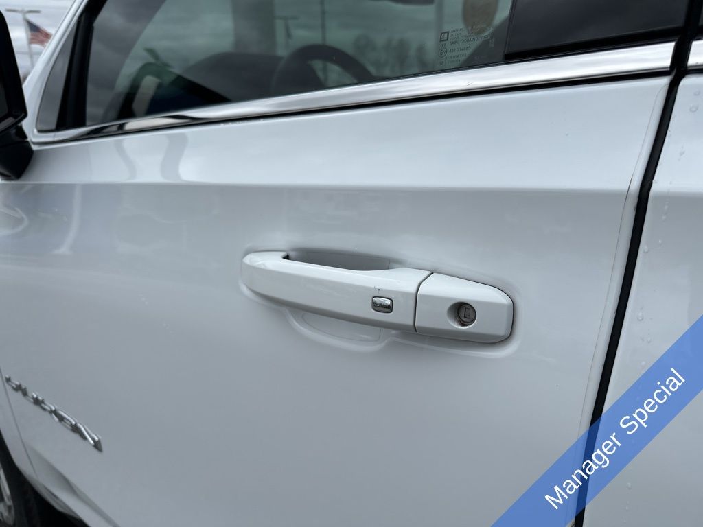 2024 GMC Yukon SLE photo