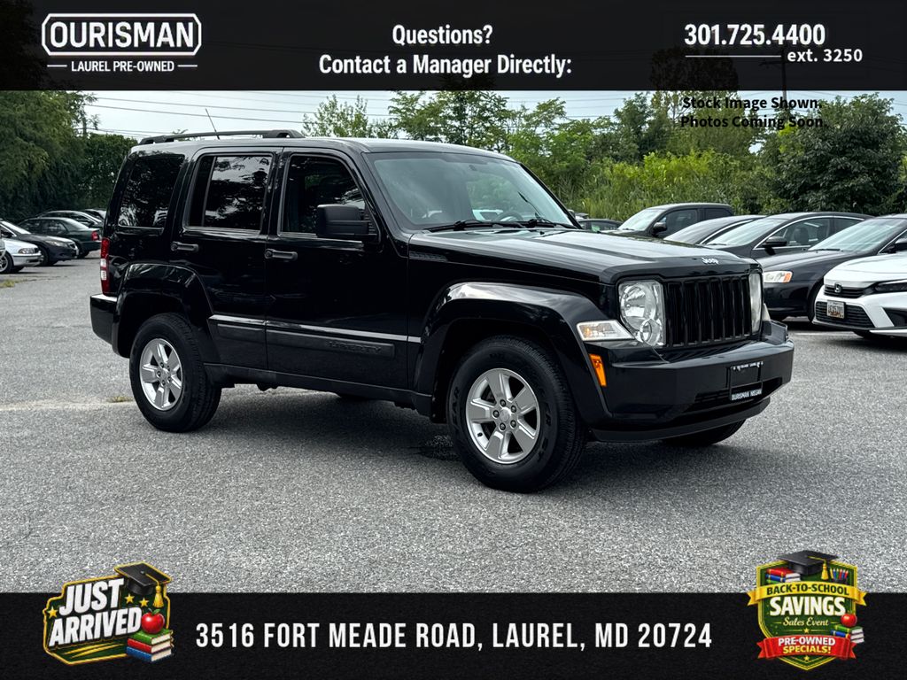 Brilliant Black Crystal Pearl 2011 Jeep Liberty SUV / Crossover 4X2 4-Speed Automatic