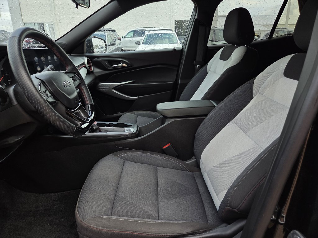 Used 2024 Chevrolet Trax SUV