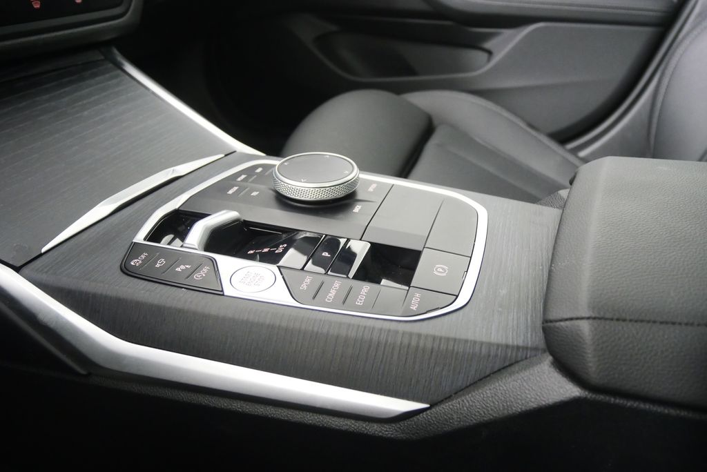 Thumbnail: 2025 BMW 4 Series - 28