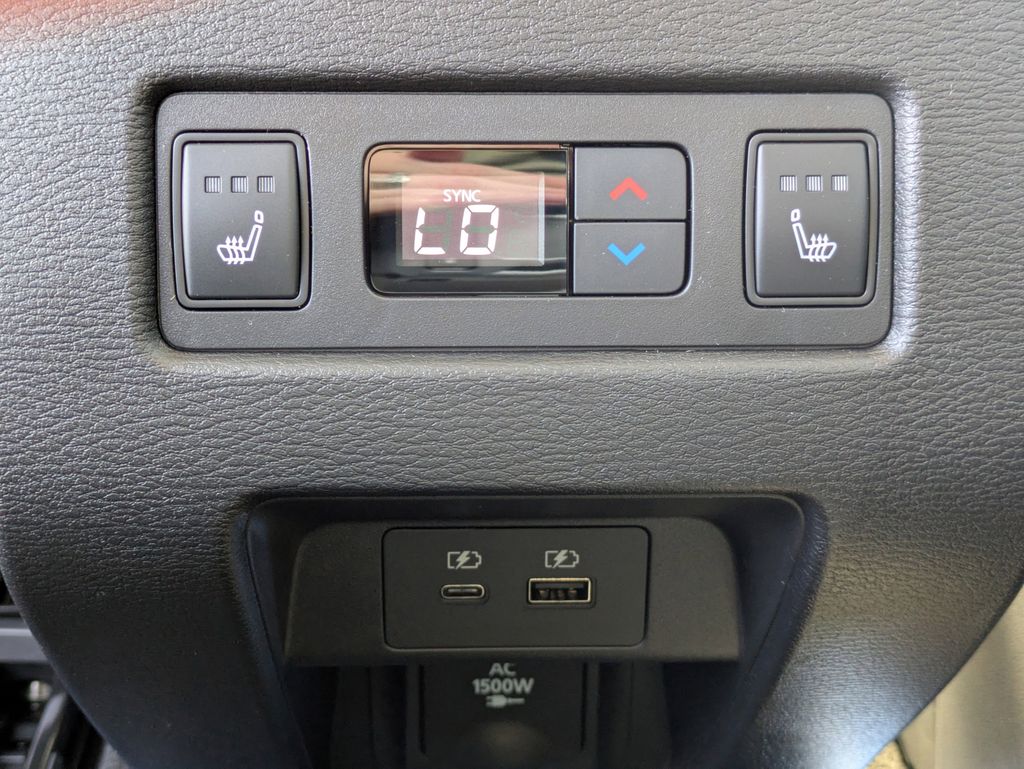 2025 Mitsubishi Outlander Plug-in Hybrid SEL - Photo 15