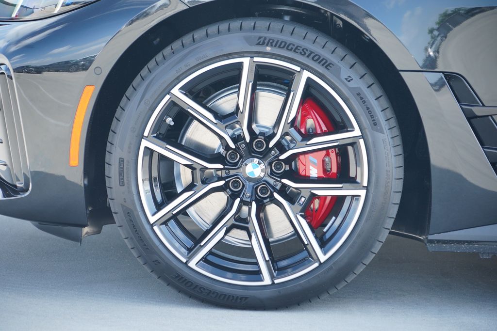 Thumbnail: 2026 BMW i4 - 5