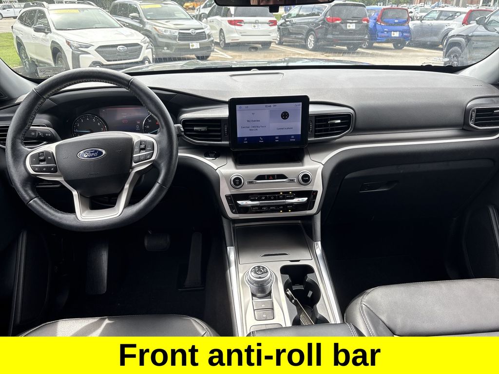 2022 Ford Explorer XLT photo