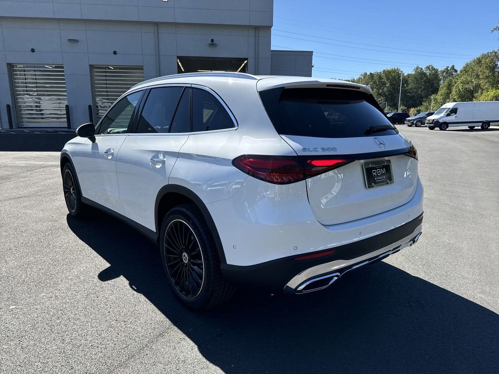 2025 Mercedes-Benz GLC GLC 300 6