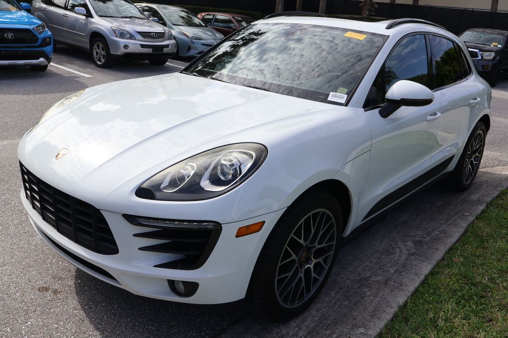 Thumbnail: 2018 Porsche Macan - 2