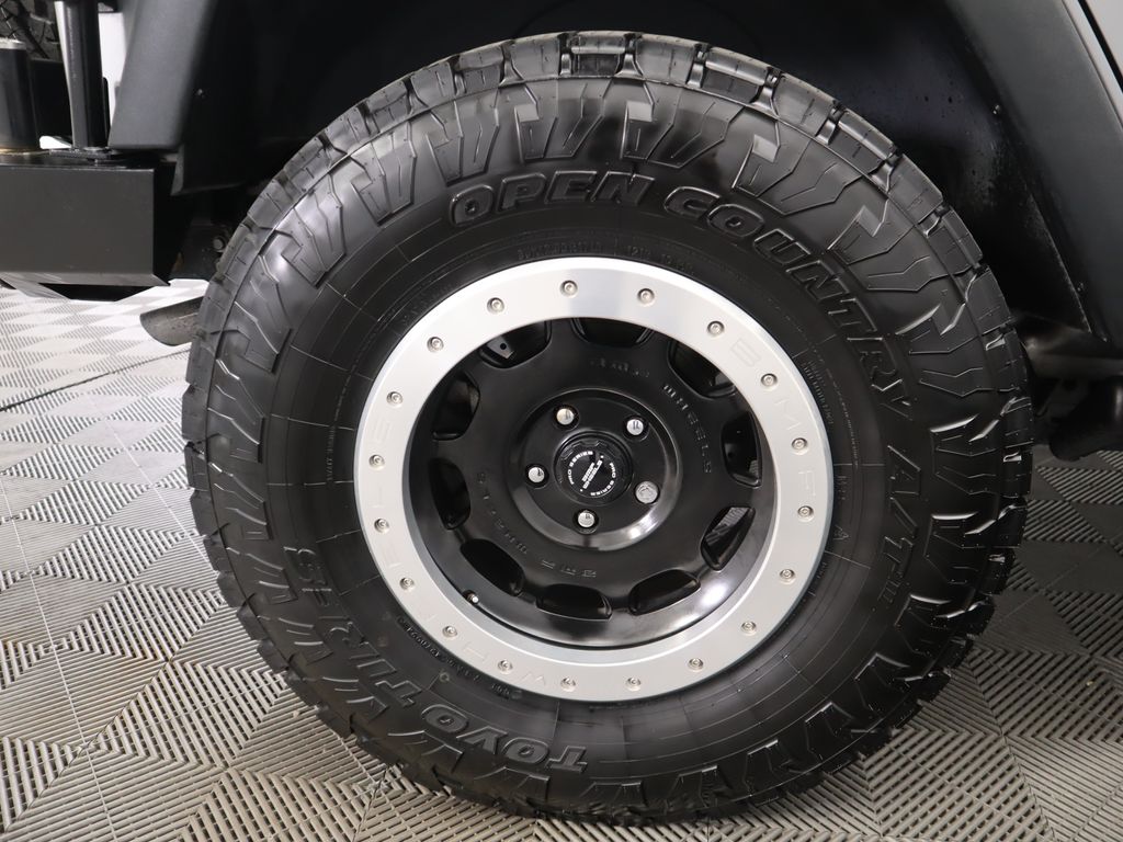 Thumbnail: 2015 Jeep Wrangler - 32