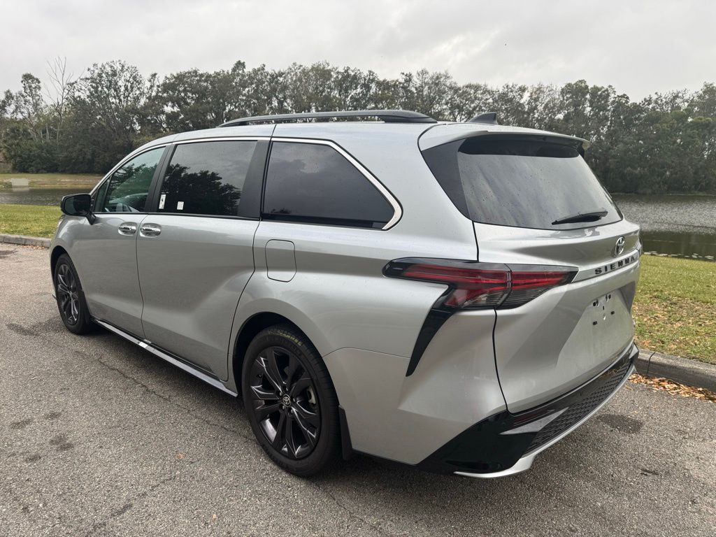 2024 Toyota Sienna XSE 3