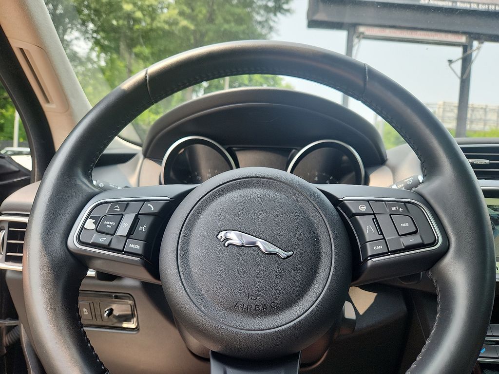 Thumbnail: 2020 Jaguar F-Pace - 20