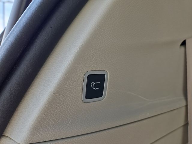 2017 Chrysler Pacifica  13