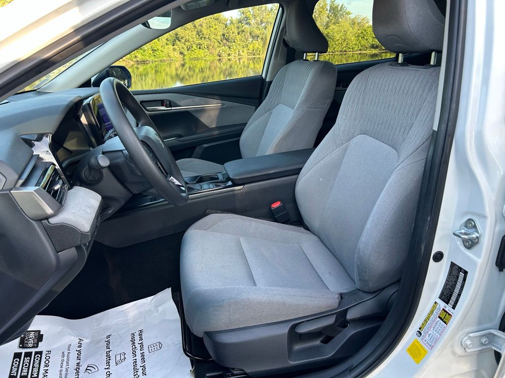 Thumbnail: 2025 Toyota Camry - 14