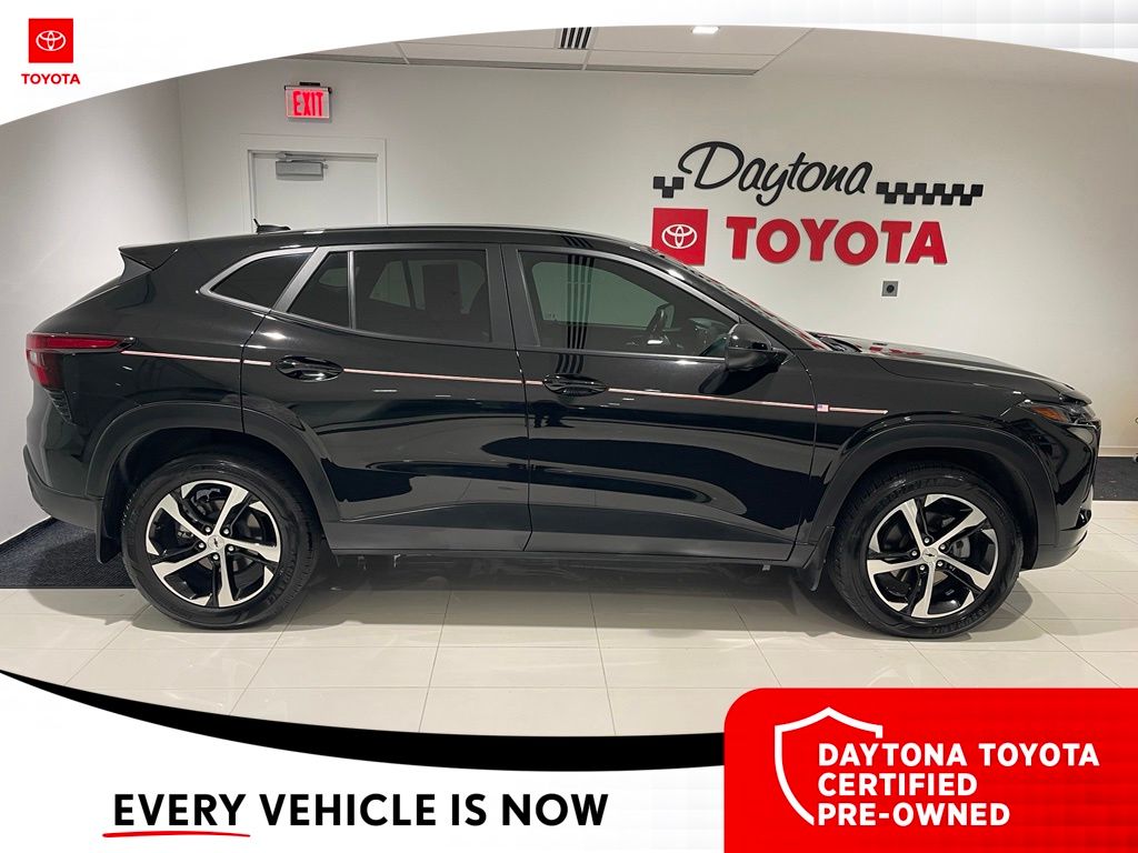 Used 2024 Chevrolet Trax SUV