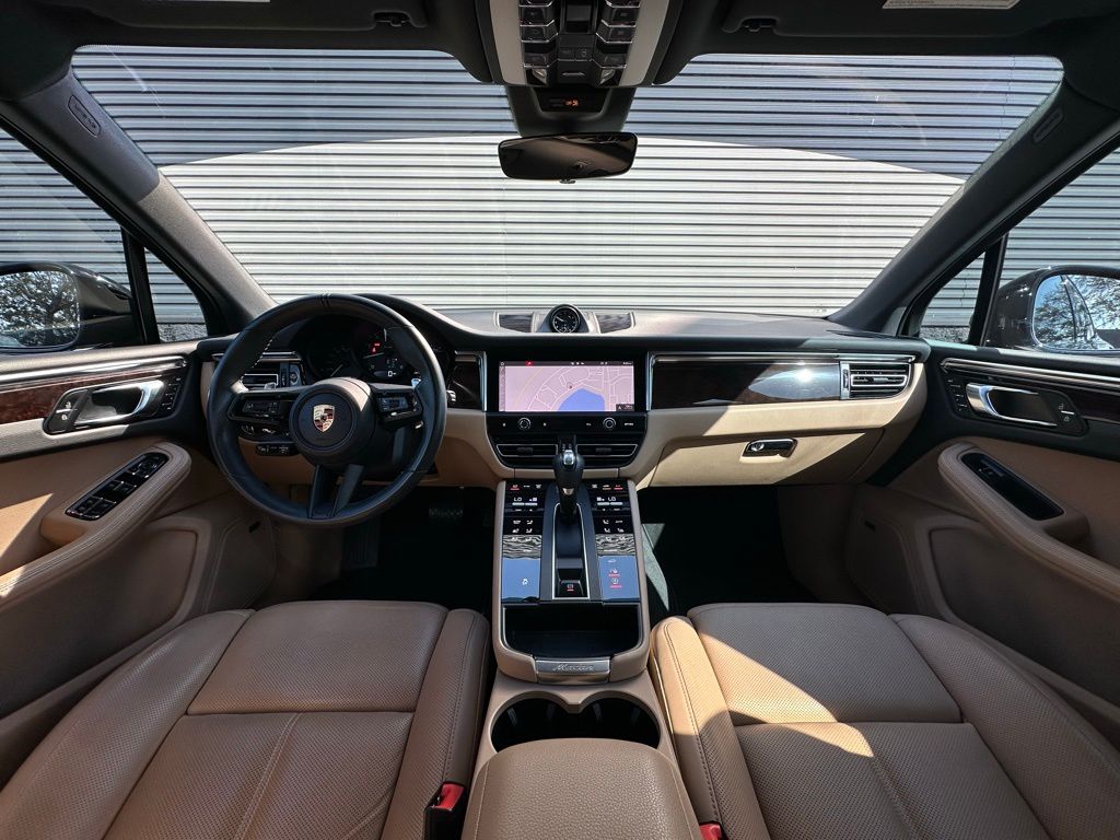 Thumbnail: 2024 Porsche Macan - 6