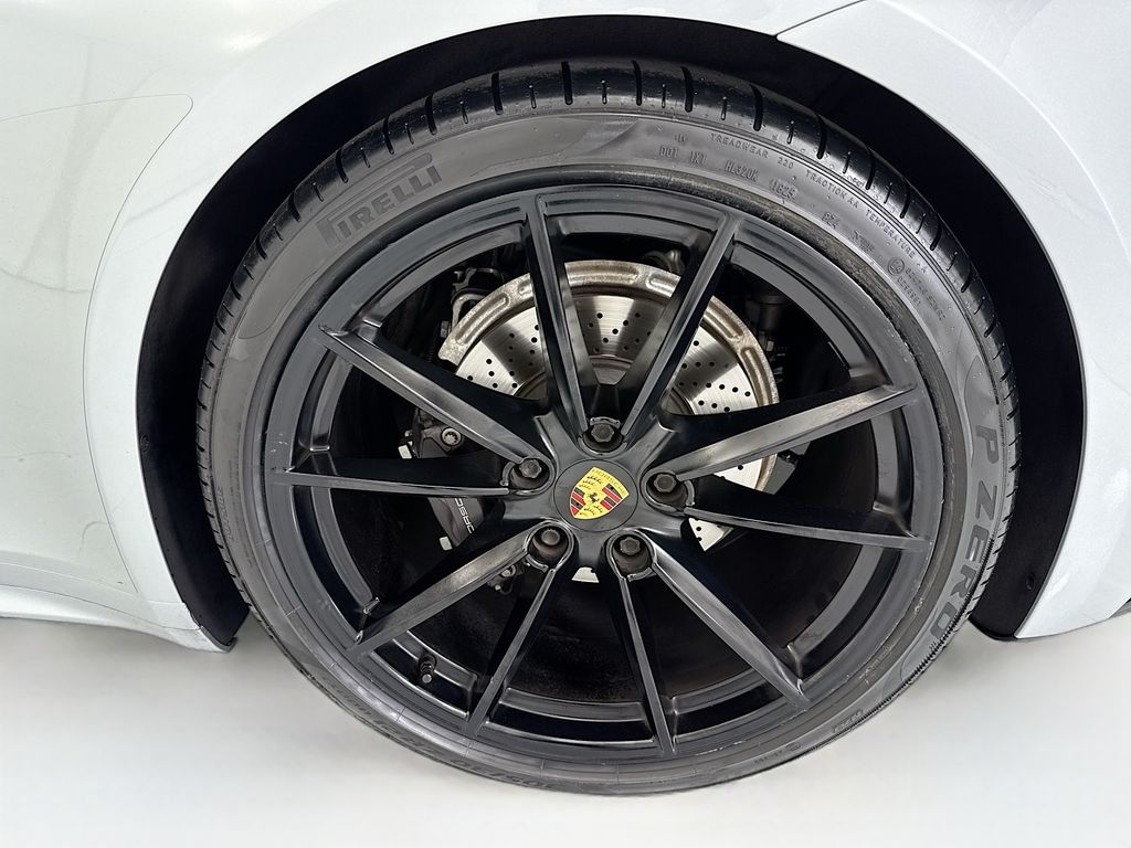 Thumbnail: 2020 Porsche 911 - 29