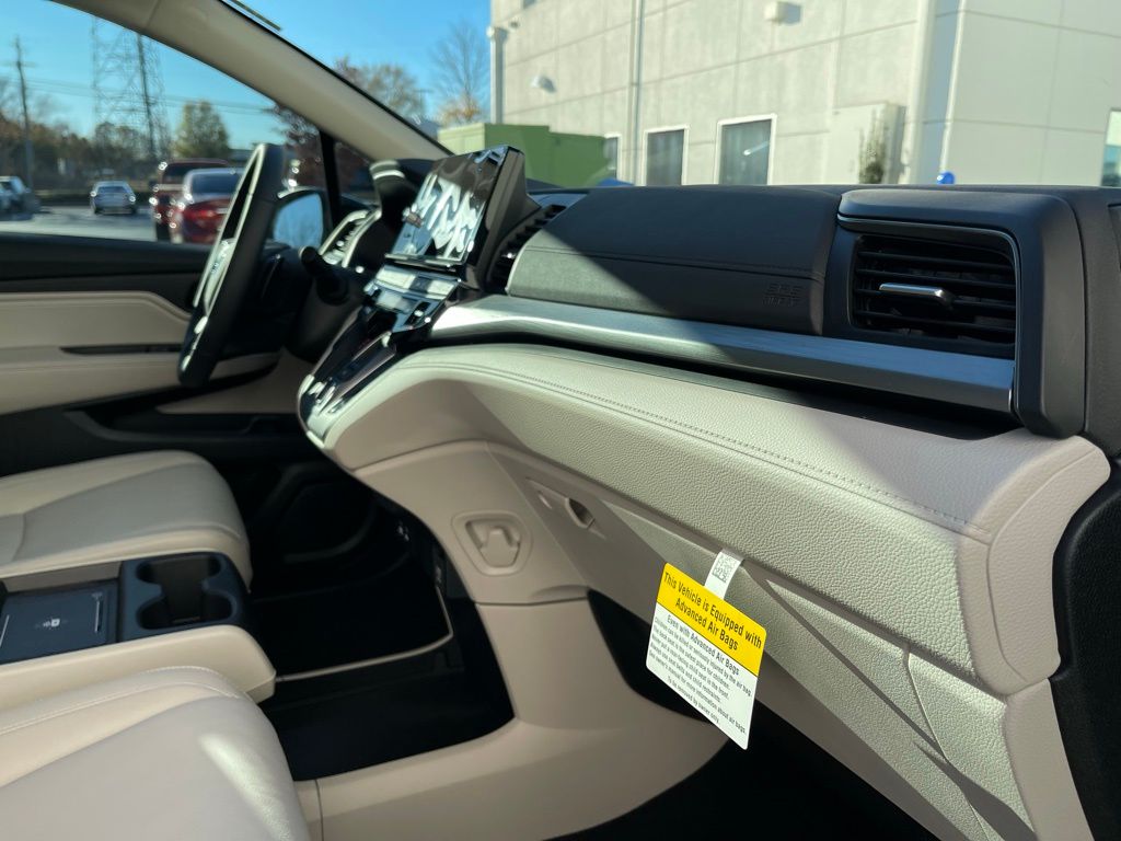 2025 Honda Odyssey EX-L 30