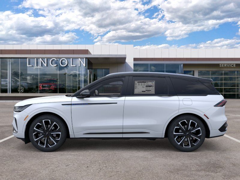 Thumbnail: 2026 Lincoln Nautilus - 3