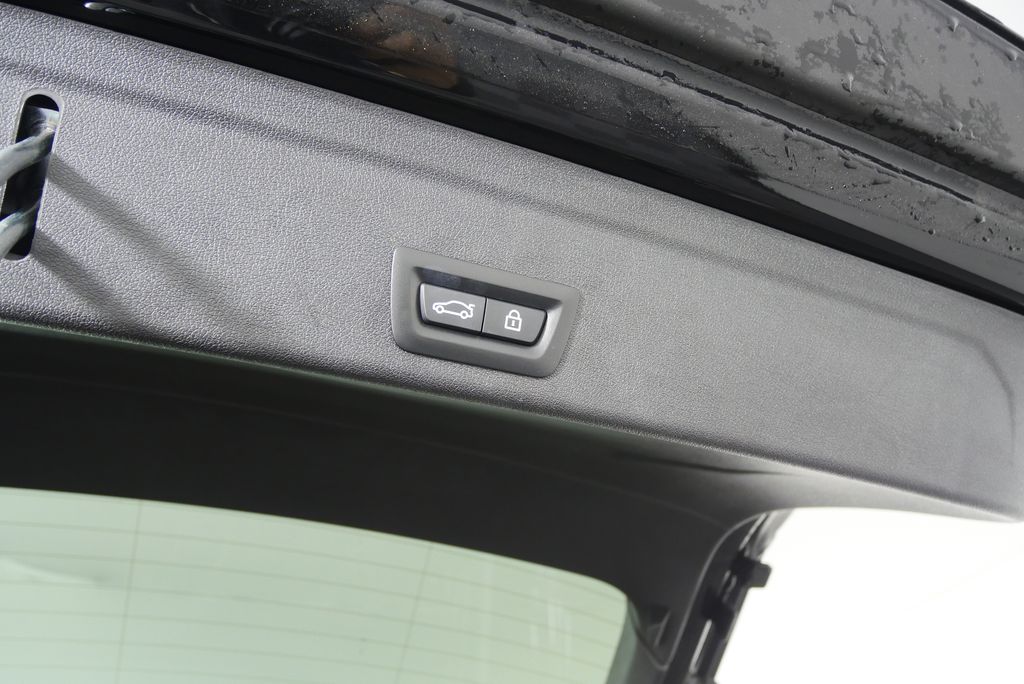 Thumbnail: 2023 BMW X6 - 18