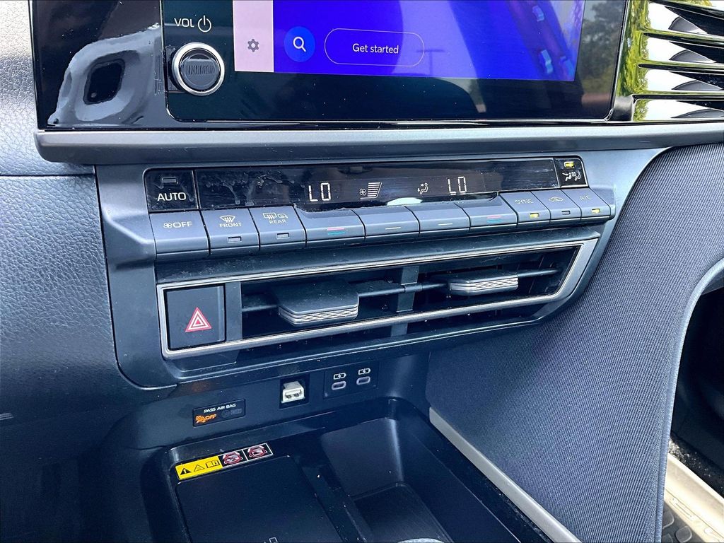 2025 Toyota Camry — photo 26