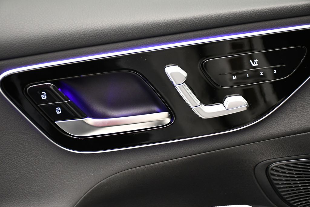 Thumbnail: 2026 Mercedes-Benz GLC - 32