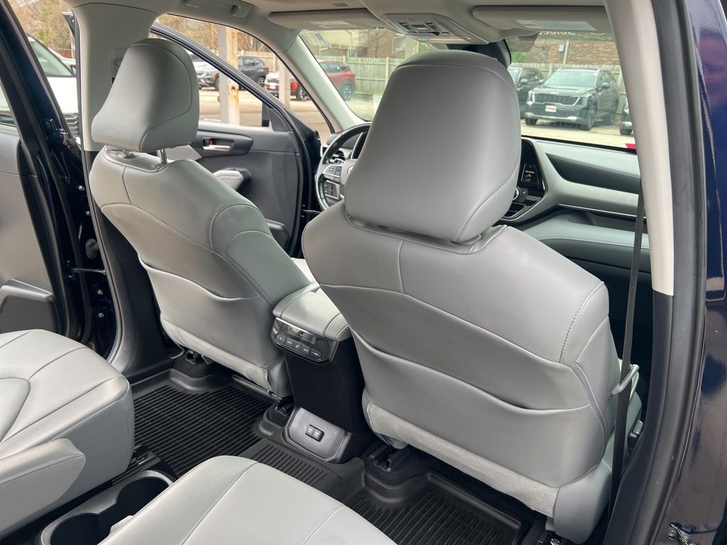 2021 Toyota Highlander XLE photo