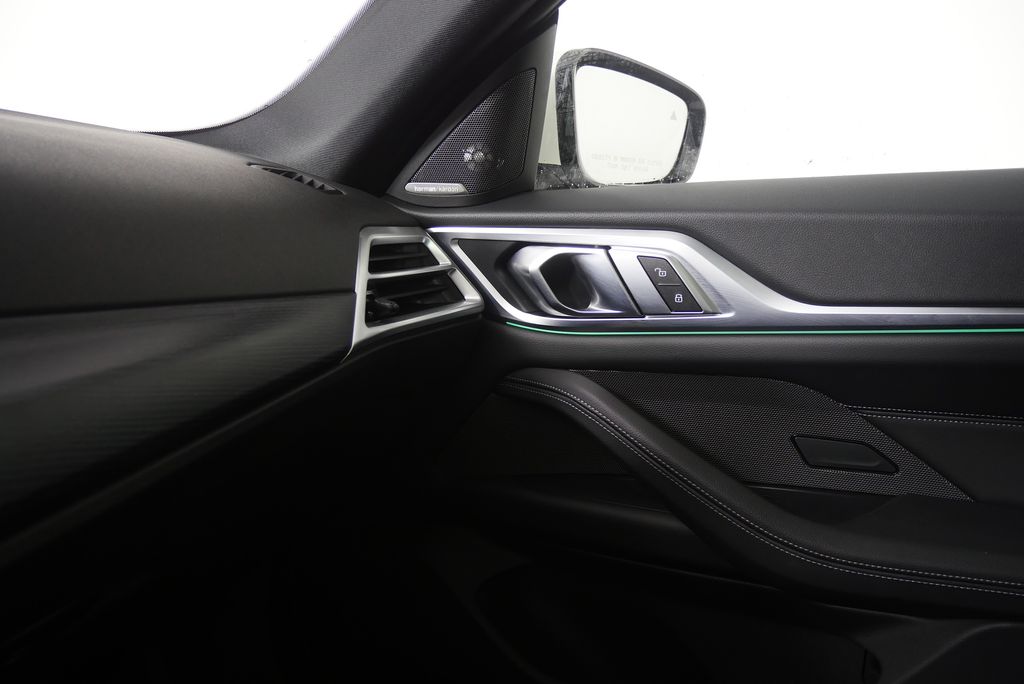 Thumbnail: 2025 BMW 4 Series - 31