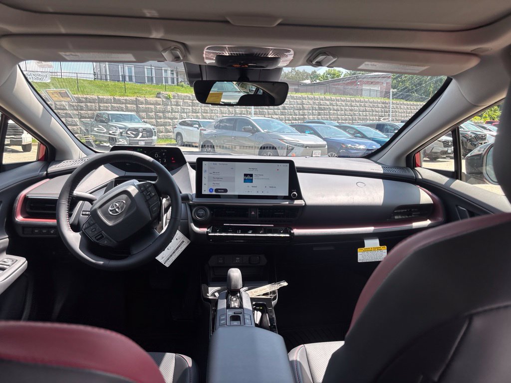2026 Toyota Prius Plug-in Hybrid XSE - Photo 10