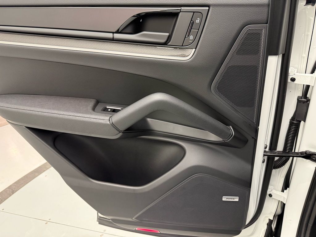 Thumbnail: 2024 Porsche Cayenne - 28