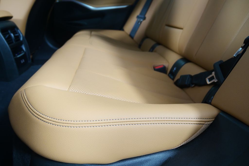 Thumbnail: 2025 BMW 3 Series - 15