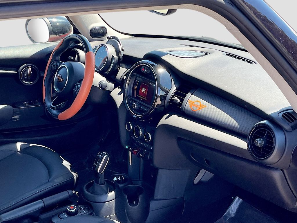 Used 2020 Orange MINI Signature image 28