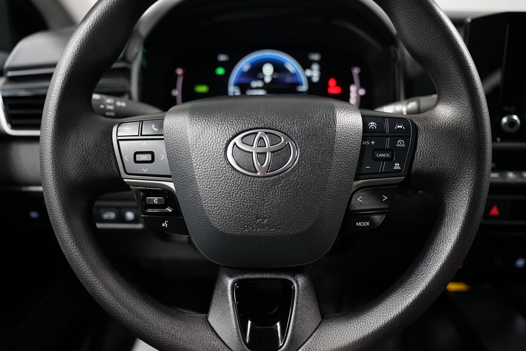 2025 Toyota Camry LE 12