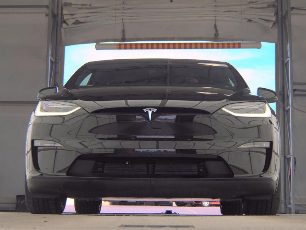 Used 2023 Black Tesla Standard Range image 4