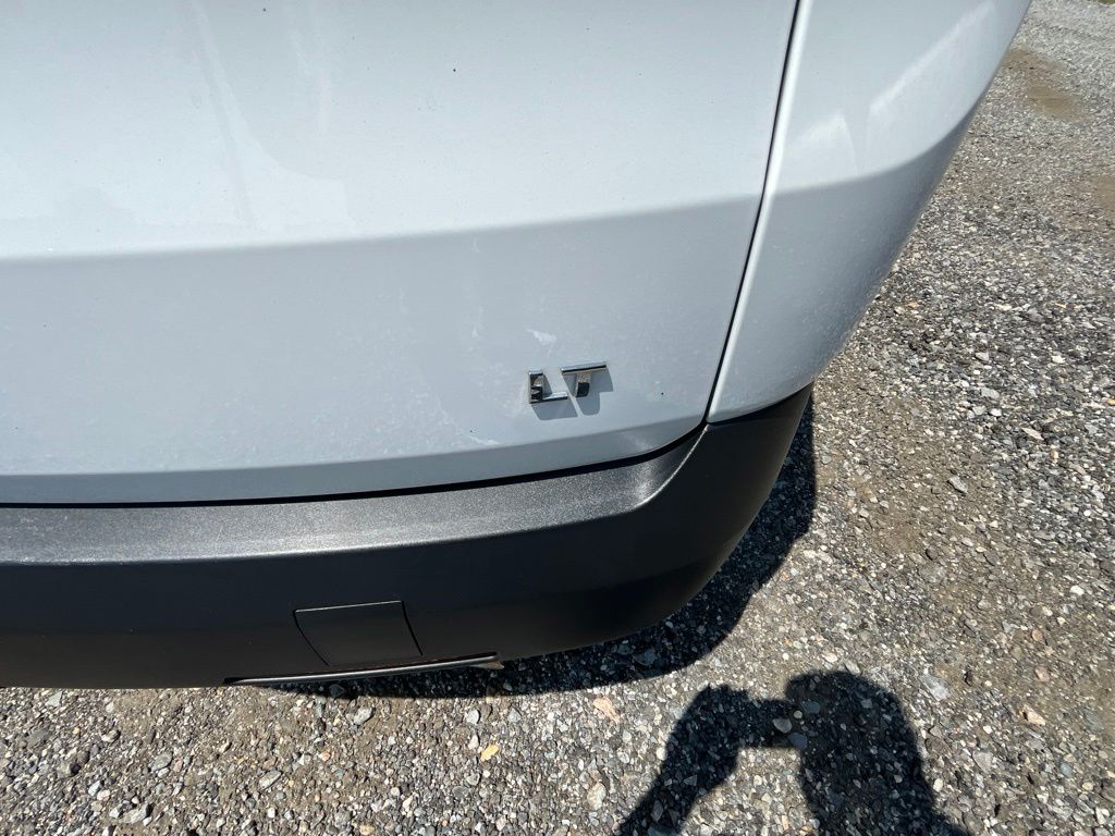 Used 2023 White Chevrolet LT image 11
