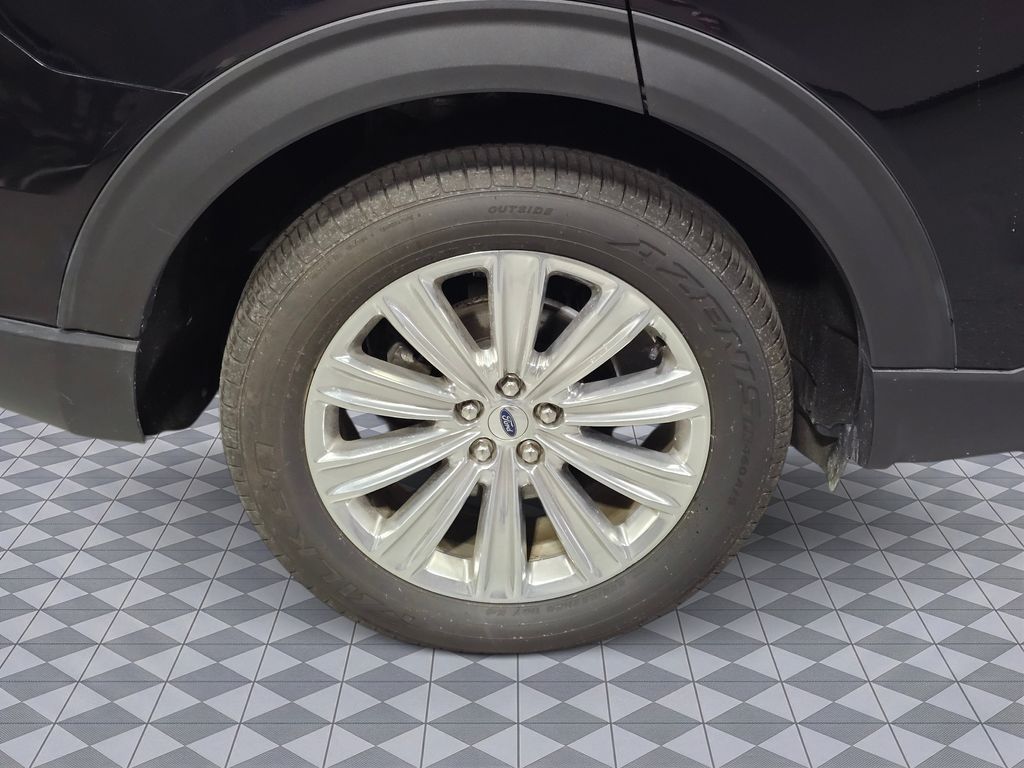 Used 2020 Black Ford Limited image 12