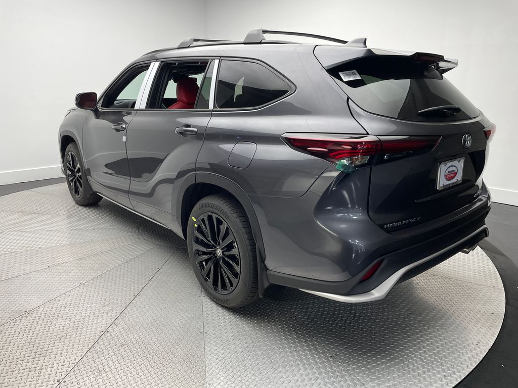 Thumbnail: 2025 Toyota Highlander - 7