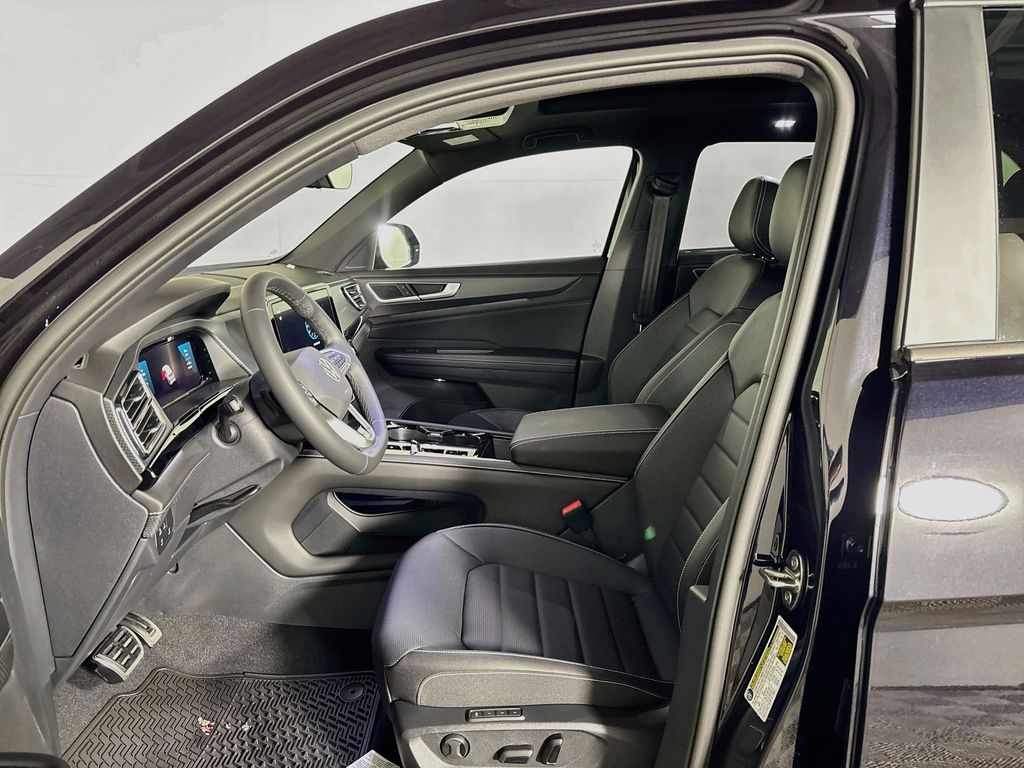 2026 Volkswagen Atlas Cross Sport 2.0T SEL R-Line Black