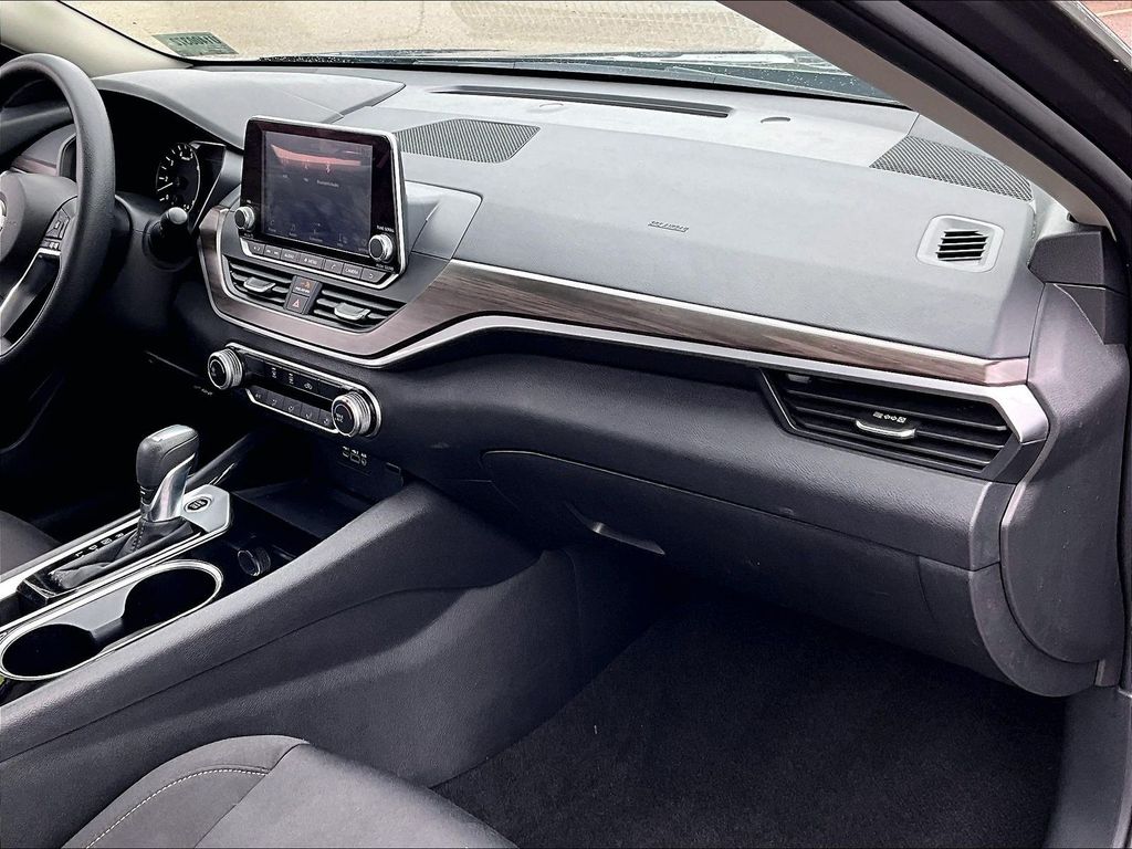 2024 Nissan Altima — photo 14