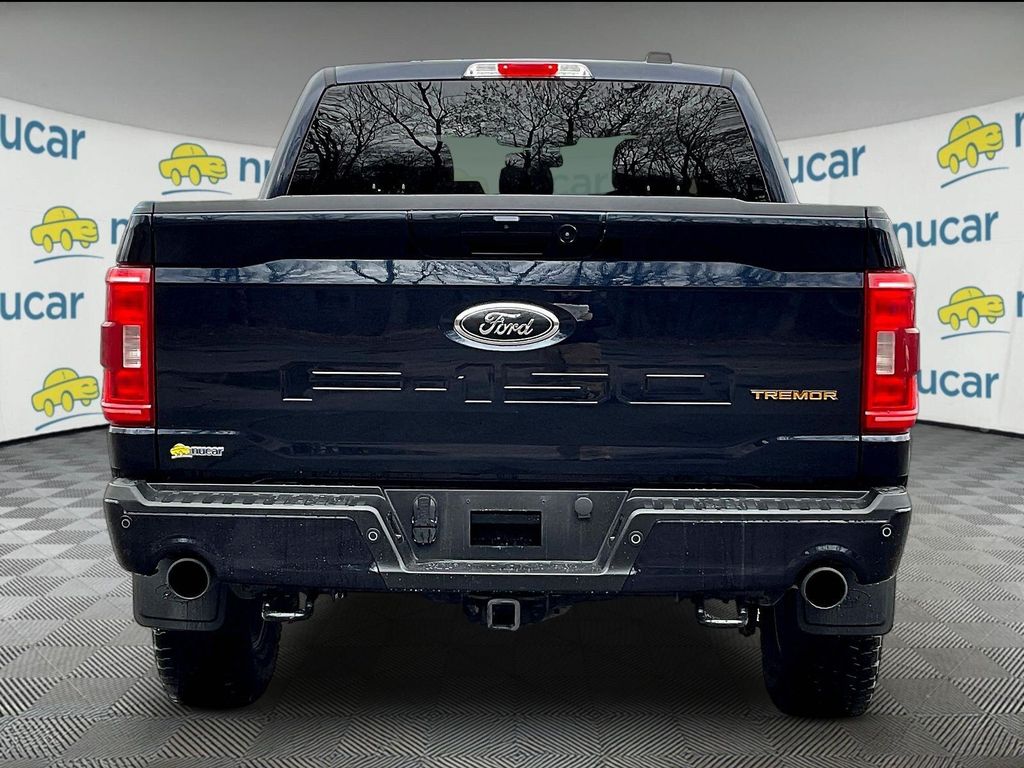 View vehicle photo 5