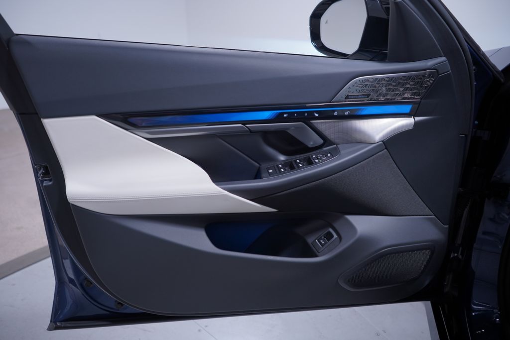 Thumbnail: 2024 BMW i5 - 16