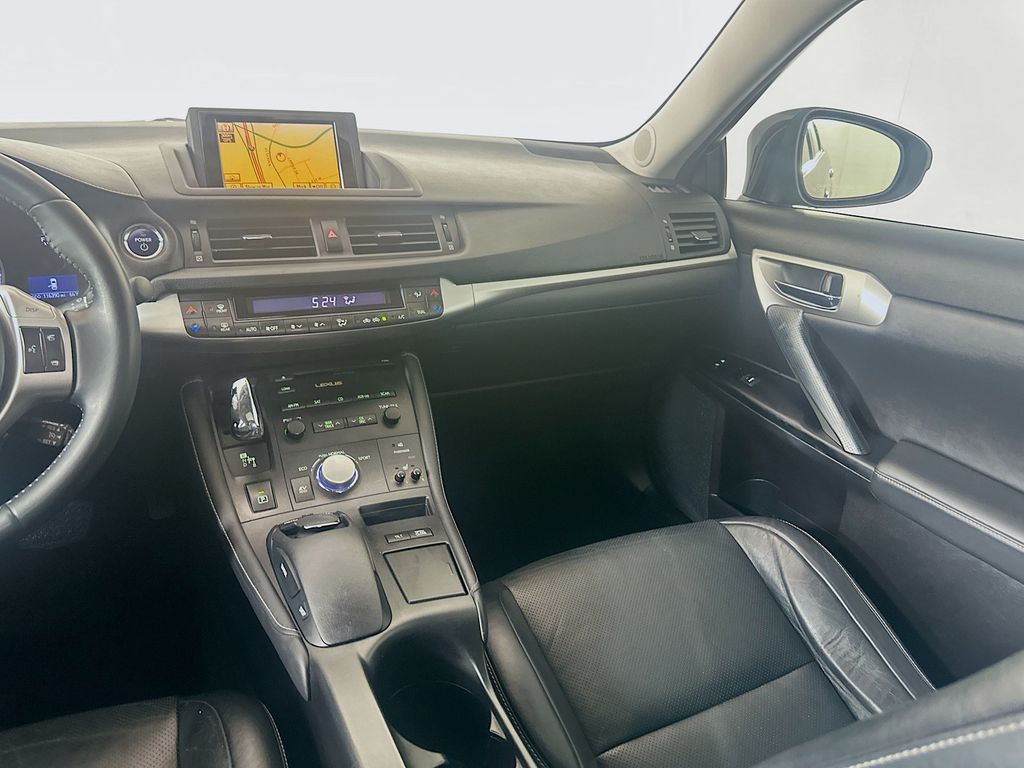 Thumbnail: 2011 Lexus CT - 24