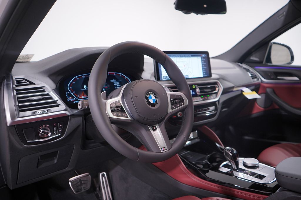 Thumbnail: 2025 BMW X4 - 6