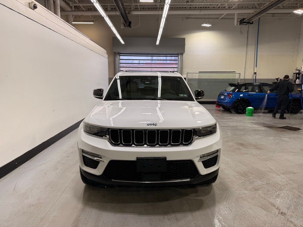 Thumbnail: 2022 Jeep Grand Cherokee - 8