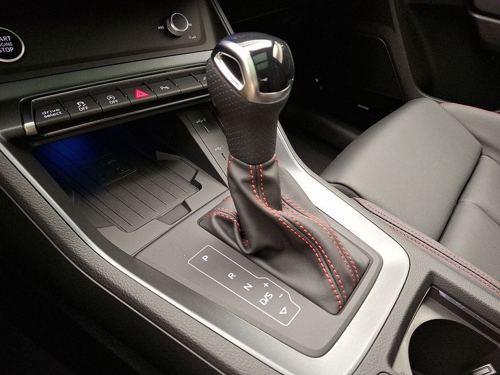 Thumbnail: 2025 Audi Q3 - 9