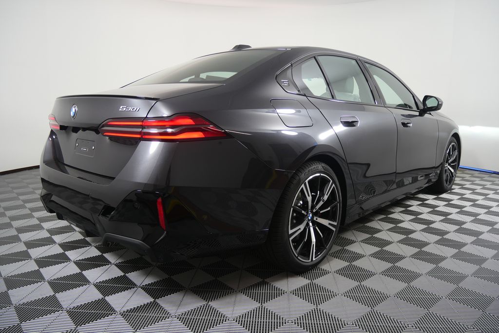 Thumbnail: 2026 BMW 5 Series - 3