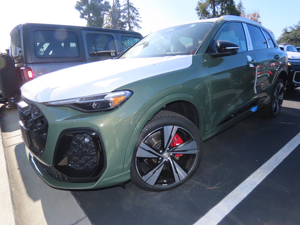 Thumbnail: 2025 Audi SQ5 - 1