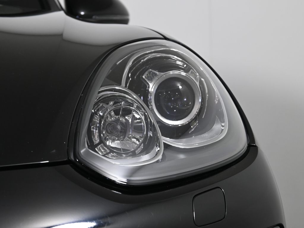 Thumbnail: 2017 Porsche Cayenne - 11